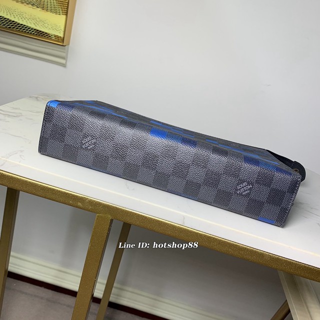 路易威登LV手包 N60174 蘭色 馬賽克 Pochette Voyage手袋 LV經典百搭款男士手拿包 xxlv2481